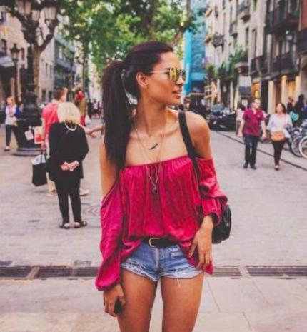 Stílusiskola: Outfit inspiráció a szülinapos Adriana Lima-tól