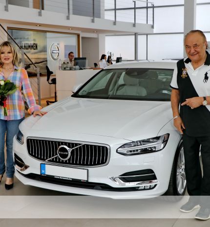 Korda György álomszép luxusautóval ajándékozta meg feleségét!