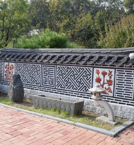 Turisták a gépfegyverek árnyékában - Korea