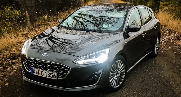 Pályán és szerpentinen egyaránt gyerekjáték a vezetés - Kipróbáltuk az új Ford Focus-t