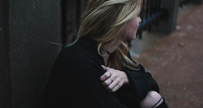 Állapot: Egyedülálló