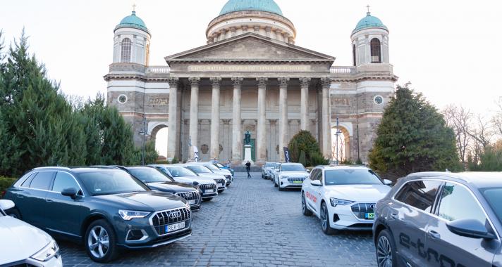 Kipróbáltuk a világ legjobb elektromos autóját, az Audi e-tront