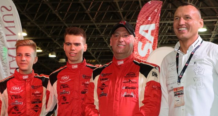 Új versenyzőkkel, új autóval indul 2019-ben a Gender Racing!