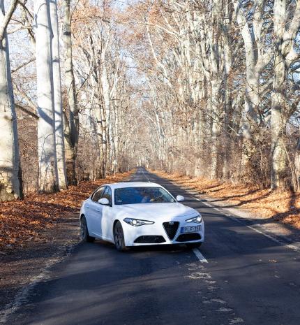 Vérpezsdítő vezetési élmény - Kipróbáltuk az Alfa Romeo Giulia-t