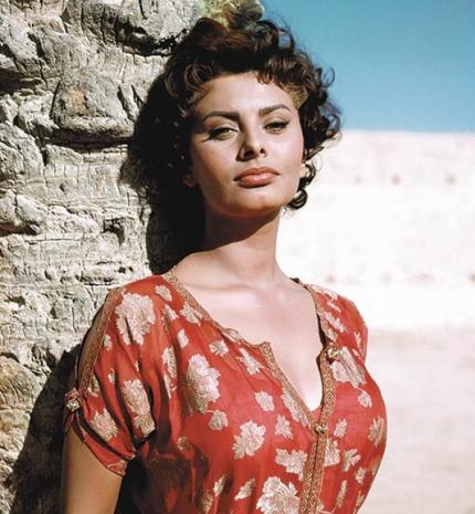 'A szépség annyin múlik, hogy mennyire van valaki kibékülve önmagával.' Idézetek Sophia Lorentől