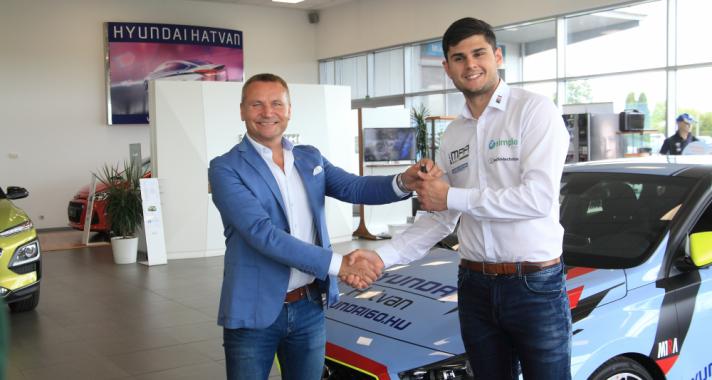 Bárki kipróbálhatja mostantól Nagy Dániel versenyautóját