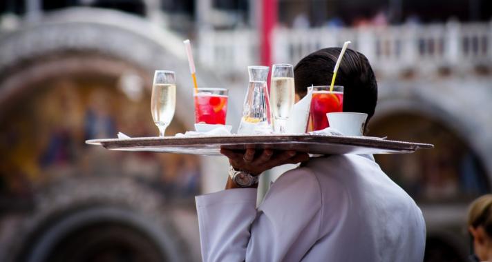 20 dolog, amit jó, ha tudsz, mert utálják a pincérek