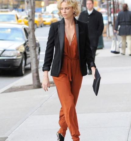 Top10: Charlize Theron lehegerlő stílusa