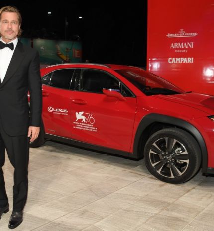 Nem csupán Hollywood nagyjai, de a Lexus UX is feltűnt a Velencei Filmfesztivál vörös szőnyegén