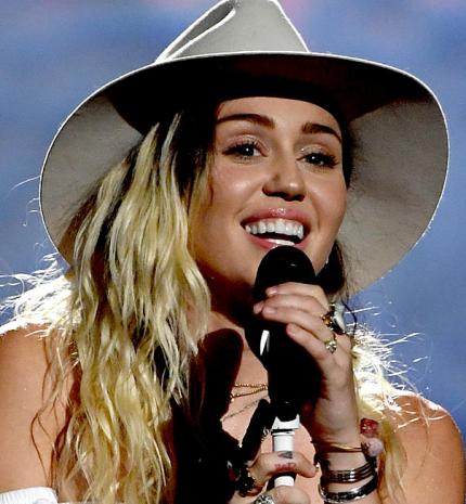 'Mindannyiunknak több oldala van...' Idézetek Miley Cyrustól