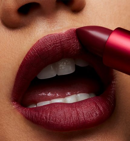 10 millió dollárt adományoz a MAC a frontvonalban segítő szervezeteknek