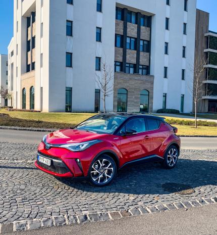 Célba ért – Toyota C-HR Selection 2.0 Hybrid