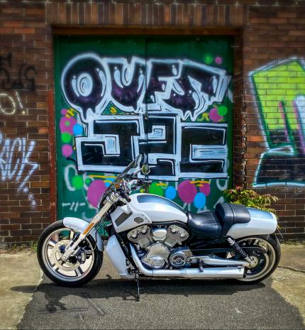 A Cool-tikus motor – 2014 Harley Davidson V-Rod Muscle használt motor teszt