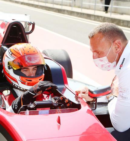 Végre újra a valódi versenypályán!