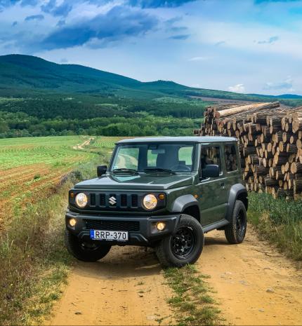 A mini Hummer – Suzuki Jimny