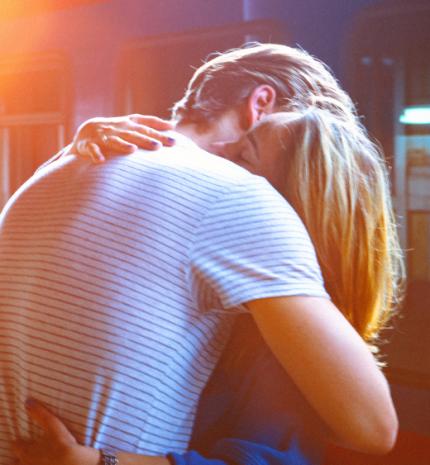 Aki feltétel nélkül szeret, megtanít szeretni önmagad