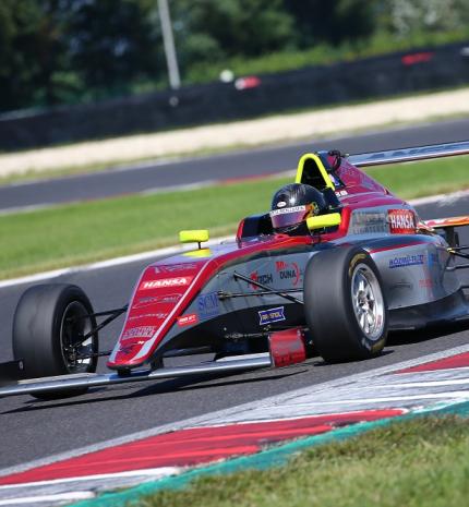 Győzelmek a szomszédban