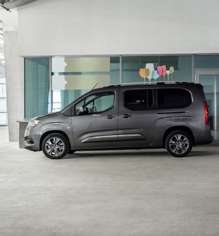 Nem véletlenül a nagycsaládos autóvásárlási program favoritja a Toyota Proace City Verso