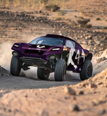 Az alapító partner Continental üdvözli Lewis Hamiltont az új Extreme E versenysorozatban