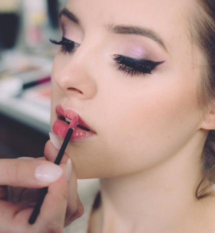 Visszatért a 90-es évek szájfény őrülete