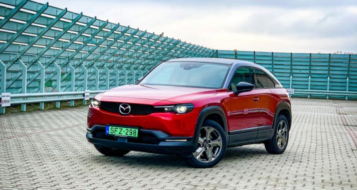 Az autó, amely nem elektromos akart lenni, de az lett – Mazda MX-30