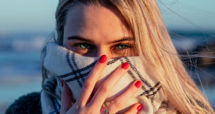 5 hatásos tipp, melyekkel megszabadulhatunk a szem alatti karikáktól, táskáktól
