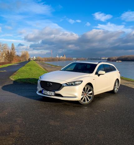 Nem csak pirosban szép – Mazda 6 G-194 100th Anniversary
