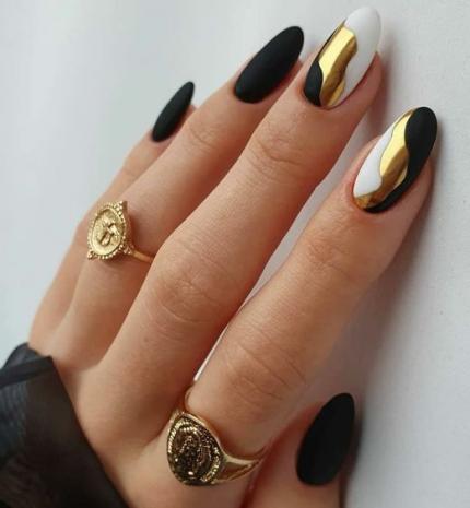 Top10: gyönyörű manikűr ötletek arannyal