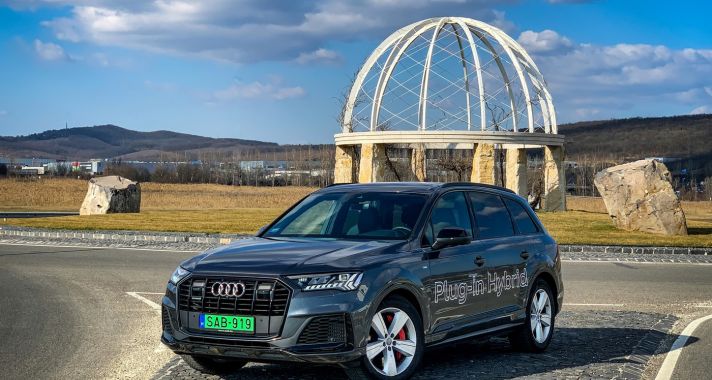 A luxus (elektromos)szekrény - Q7 S line 60 TFSIe quattro tiptronic