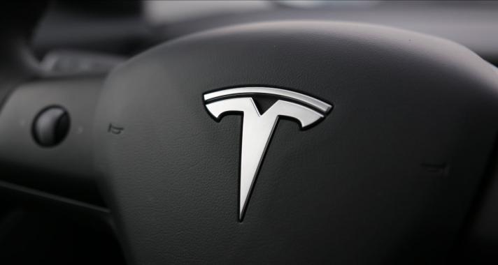 A prémium elektromos autózás új központja Óbudára költözik