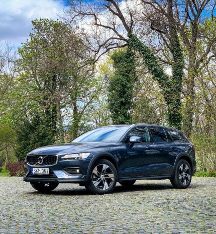 Klasszikus értékek új köntösben – Volvo V60 Cross Country B4 AWD