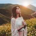 Keresd a nőt! - Miért olyan egyszerű beleszeretni valakibe, aki introvertált?