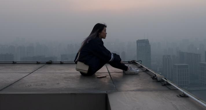 'Remek, most az én kedvemet is elvetted. Mégis, mi bajod van?'