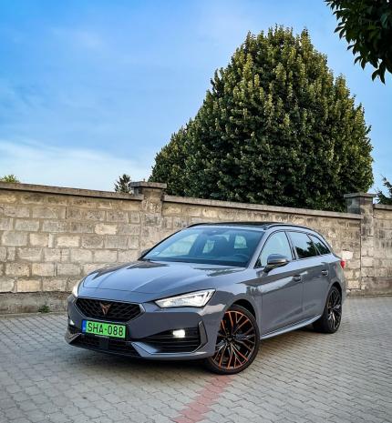 Egy csipet fűszerrel több – Cupra Leon Kombi PHEV