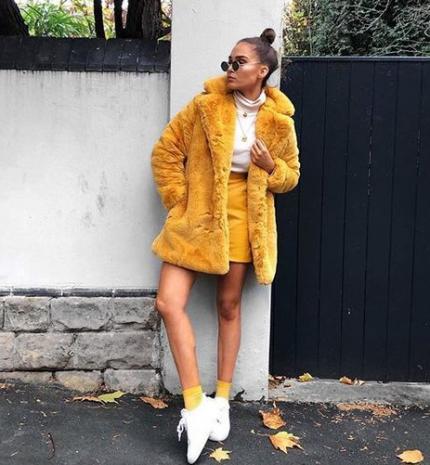 Stílusiskola: mustársárga, az őszi kedvencünk