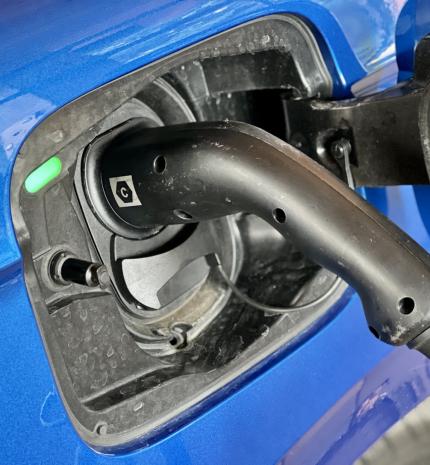 Honnan jön a haszon, avagy az elektromos autózás árnyoldala.