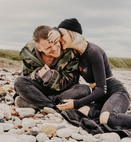 A szerelem, mely vad, mint az óceán és gyengéd, mint a nyári fuvallat - Létezik