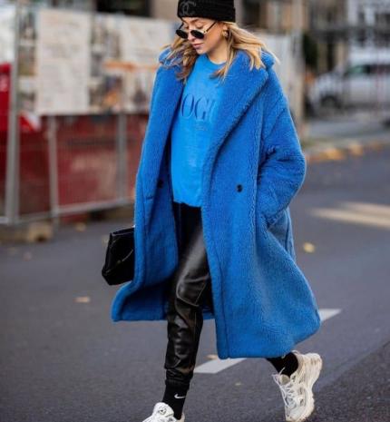 Stílusiskola: így viselj télen kéket