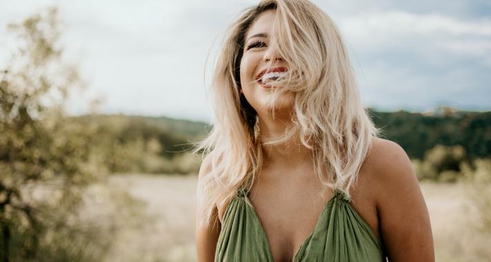 Amikor már nem vágyunk mások szeretetére, akkor kezdünk el igazán élni