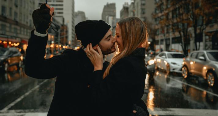 Így lesz a kezdeti nagy szerelemből bántalmazó kapcsolat