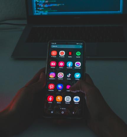 A TikTok hálójában – Avagy tényleg veszélyes lehet ez az app a gyermekek és a tinédzserek számára?