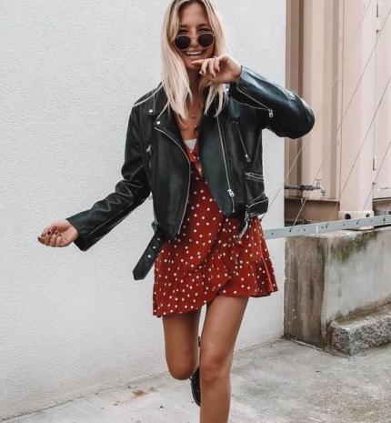 Stílusiskola: így viselj tavasszal ruhákat bakancsokkal