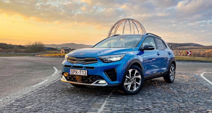 Trendi a négyzeten, avagy a fullos kicsi – Kia Stonic 120 Hybrid 48V GT Line