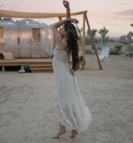 Valahogy bele kéne szeretni a pillanatokba és belélegezni őket