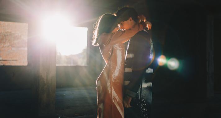 Manapság a kapcsolatok megtévesztésre és játszmákra épülnek - de milyen egy igazi kapcsolat?