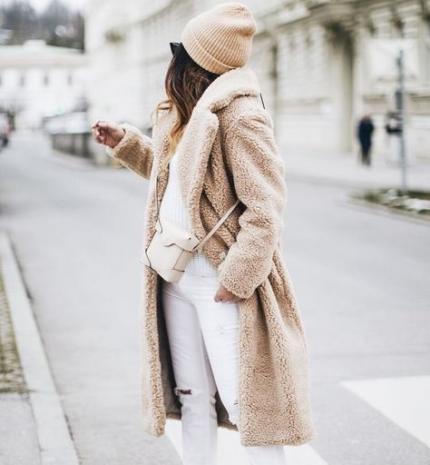 Stílusiskola: így viselj télen nude árnyalatokat