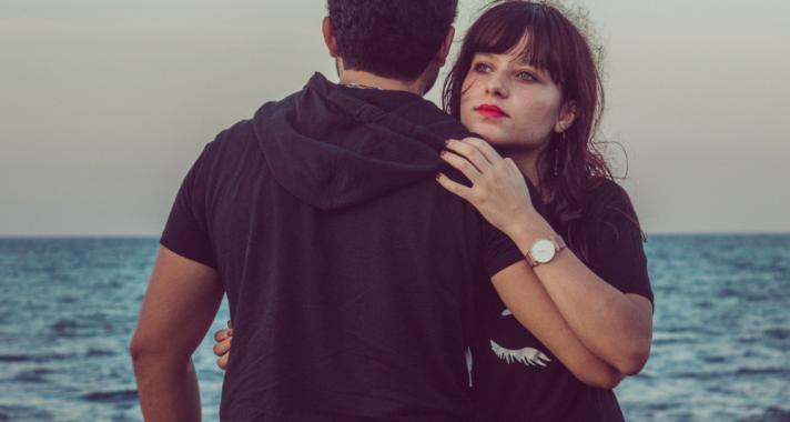 Egy kötődéskerülőt szeretni