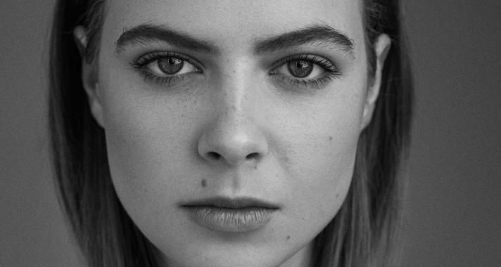 Megszületett a Billie Eilish 2.0 verzió? Avagy mi is áll az egyik tömegbetegség, az ítélkezés mögött?