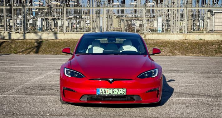 Mindenki előtt az első – Tesla Model S Plaid