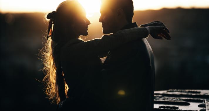 Nagy a különbség a szeretet és a manipuláció között